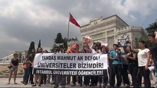 İstanbul Üniversitesi Önünde 