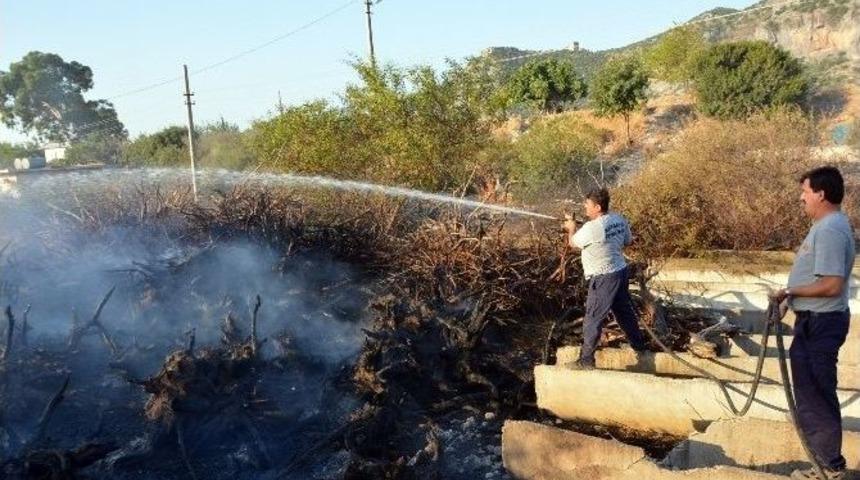 Odunluk Alanda &Ccedil;ıkan Yangın Korkuttu
