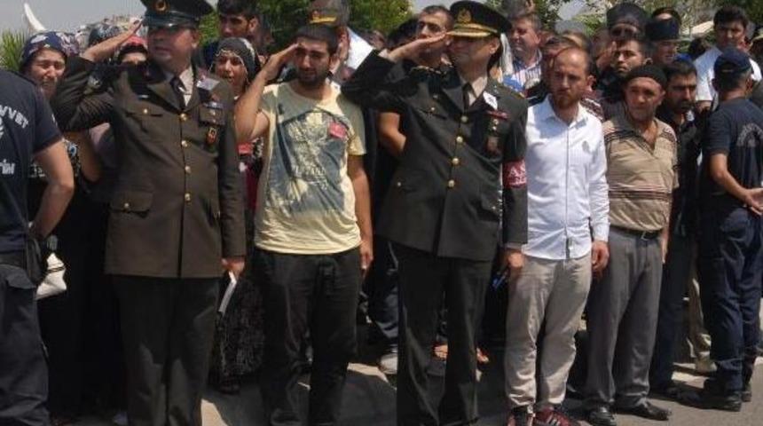 Şırnak'ta Şehit Olan Askerin Annesinden, Bakan Volkan Bozkır'a Feryat
