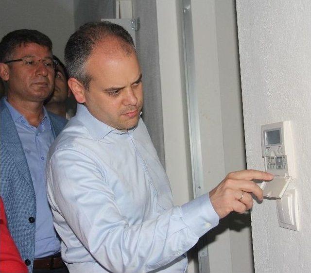 Bakan Kılı&ccedil; Yurt İnşaatlarını İnceledi 2