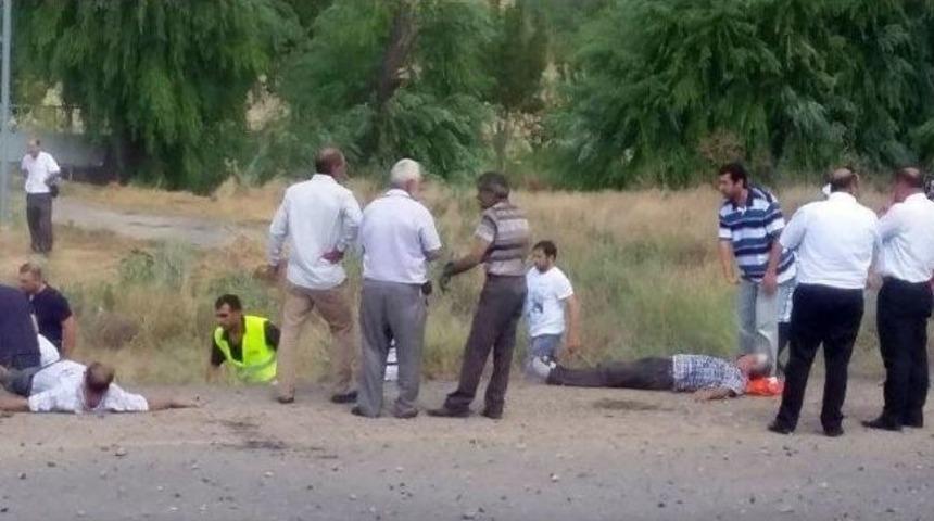 Kayseri&rsquo;de İş&ccedil;ileri Taşıyan Otob&uuml;s Devrildi