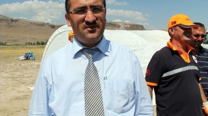 &Ccedil;adırları Yıkılan Tarım İş&ccedil;ilerine Yeni &Ccedil;adırlar Verildi