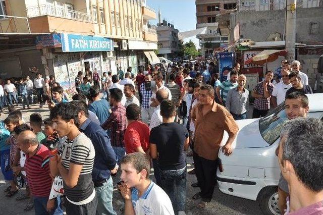 Okul &Ouml;n&uuml;ne Bırakılan Ş&uuml;pheli Boh&ccedil;a, Korku Ve Paniğe Neden Oldu 1