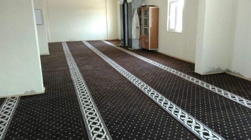 Su Baskını Nedeniyle İbadete Kapanan Cami Yeniden A&ccedil;ıldı