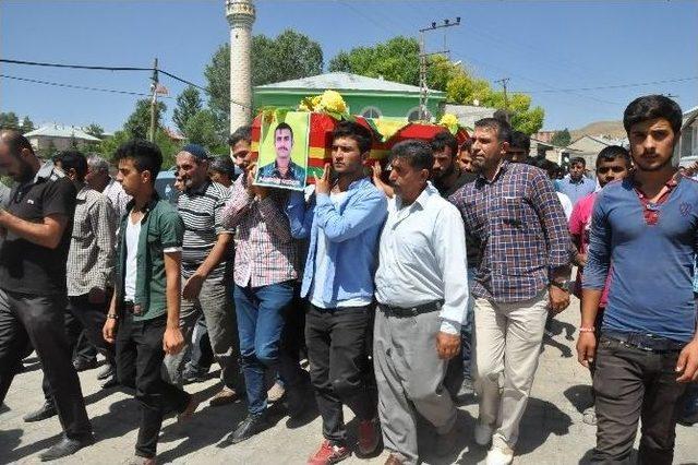 Ypg&rsquo;li Yıldız Patnos&rsquo;ta Toprağa Verildi 1