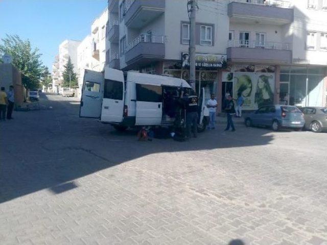 Lise Duvarının Yanına Bırakılan Battaniyede Bomba Paniği 1