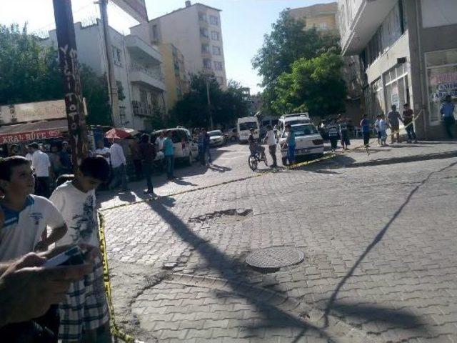 Lise Duvarının Yanına Bırakılan Battaniyede Bomba Paniği 3