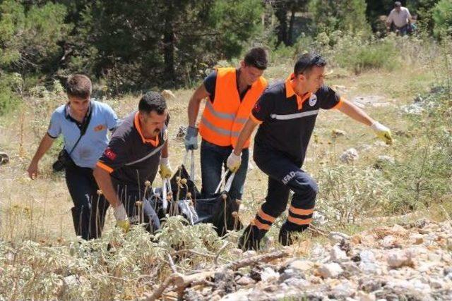 Eski Milli Kaleci Fevzi'nin Annesine Kayıtlı Otomobilde 1 Kadın Yanarak Öldü (2)