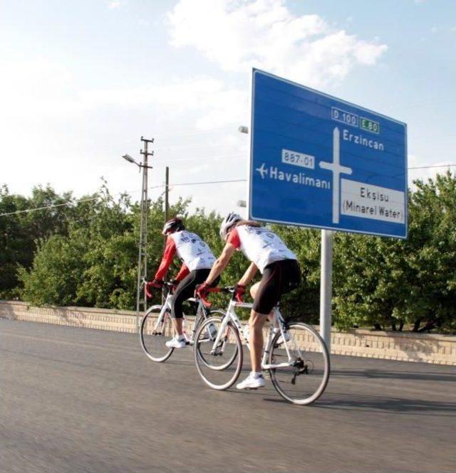 Deprem Gerçeğine Dikkat Çekmek Için Erzurum'da Yalova'ya Pedal Çevirecekler