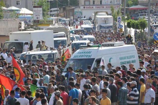 Ypg'li Turan'ın Cenazesi Hakkari'de Toprağa Verildi.