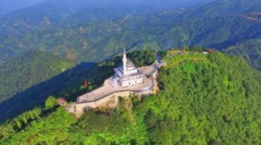 Mountaintop Mosque Built In Erdoğan&rsquo;S Hometown