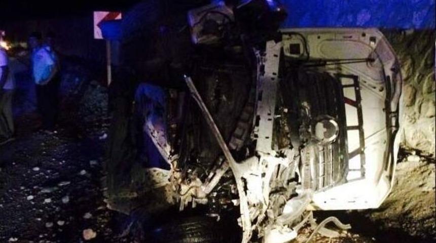 Adıyaman&rsquo;da Otomobil Takla Attı: 5 Yaralı