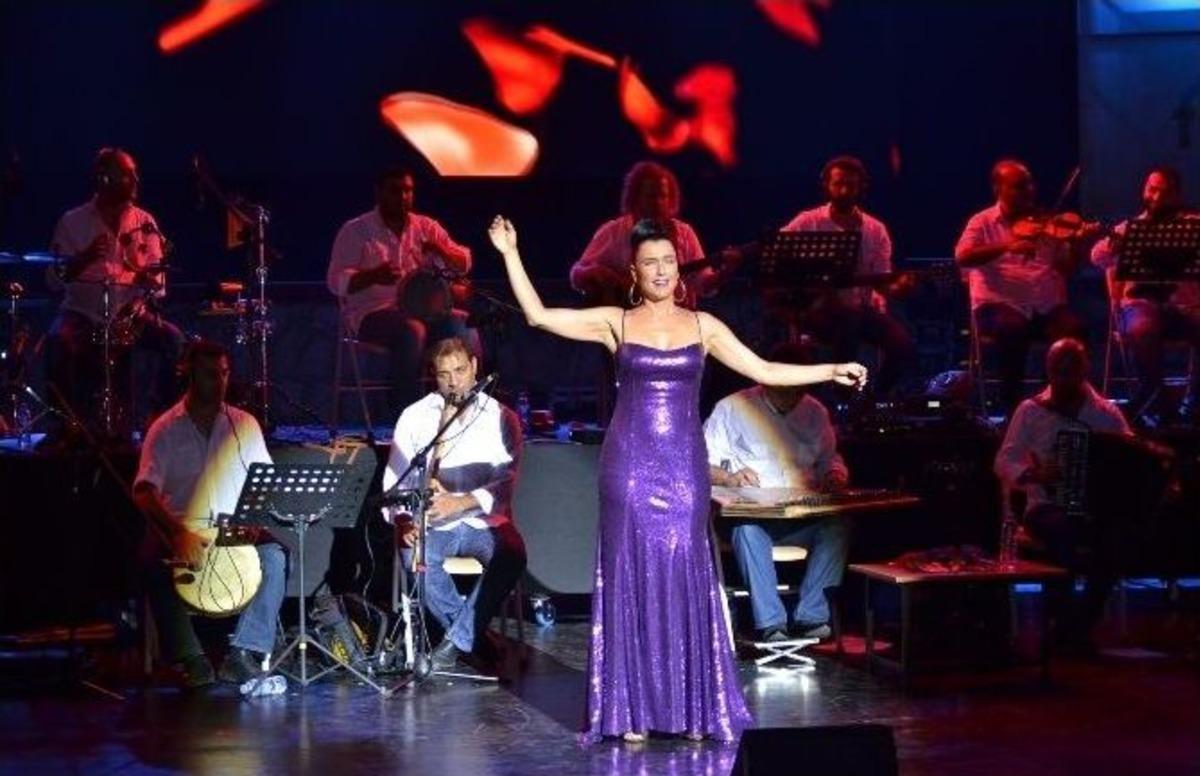 &Uuml;nl&uuml; Sanat&ccedil;ı Şevval Sam&rsquo;dan Sağduyu &Ccedil;ağrısı