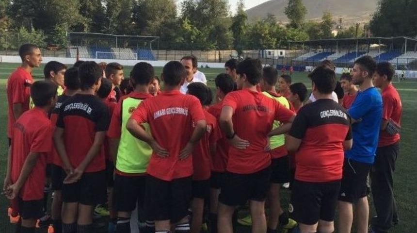 Kaymakam Erkan&rsquo;dan Sporcu &Ouml;ğrencilere Ziyaret