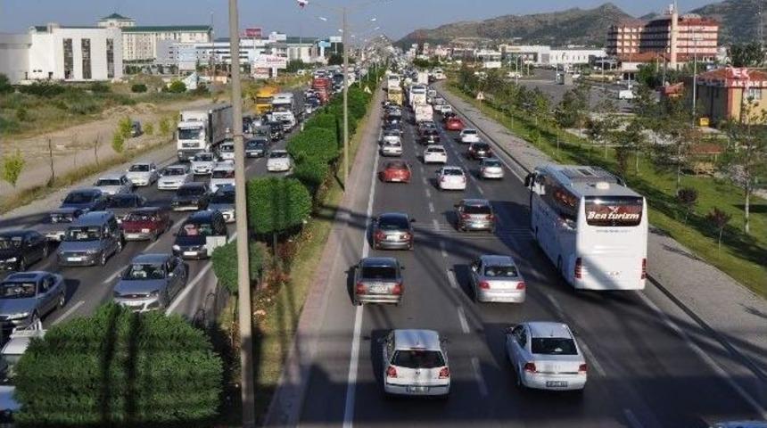 Aydın&rsquo;da 3 Kişiye 1 Ara&ccedil; D&uuml;ş&uuml;yor