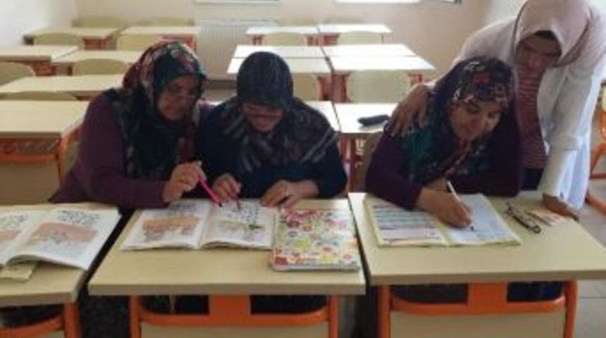 Pursaklarlı Hanımların Okuma Azmi