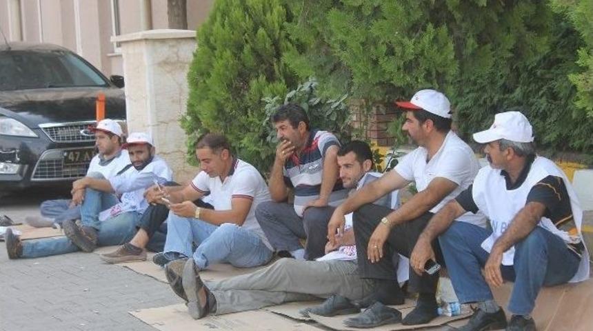 Belediye İş&ccedil;ilerinin Oturma Eylemi Sona Erdi