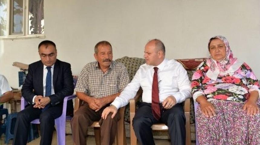 Vali &Ccedil;akacak, Ka&ccedil;ırılan Polis Memuru Yabalak&rsquo;ın Ailesini Ziyaret Etti