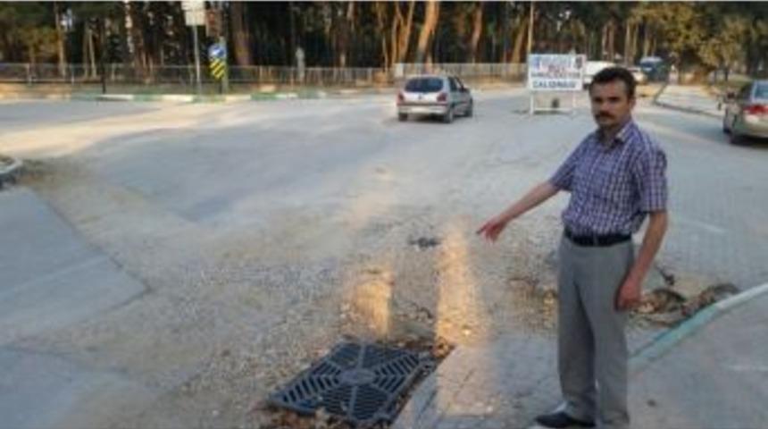 H&uuml;rriyet Caddesi Bir Aydır Trafiğe Kapalı
