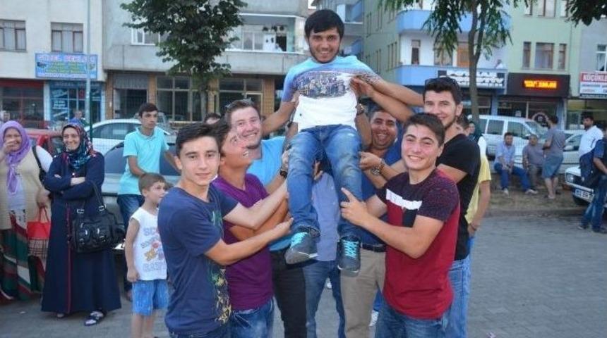 Asker Adayları Vatani G&ouml;reve Uğurlanıyor