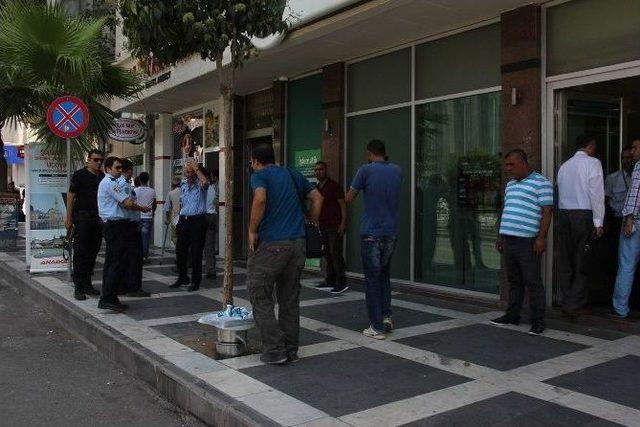 Sefer Tası, Bomba Paniğine Neden Oldu 3