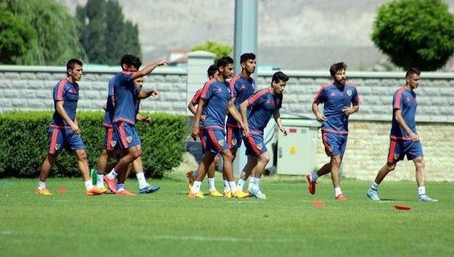 Kayserispor Hazırlıklarını S&uuml;rd&uuml;r&uuml;yor 1