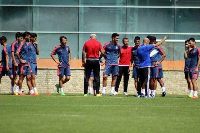 Kayserispor Hazırlıklarını S&uuml;rd&uuml;r&uuml;yor 2