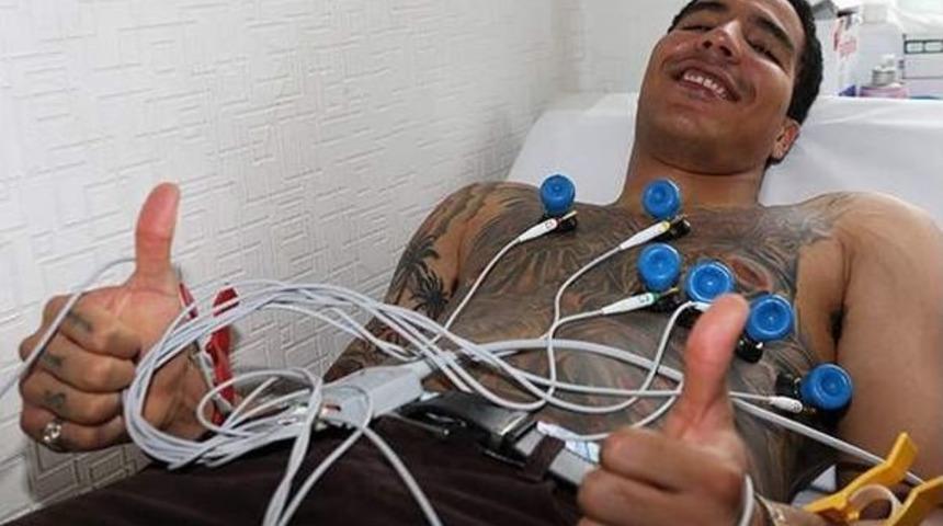 Esteban Alvardo Sağlık Kontrol&uuml;nden Ge&ccedil;ti