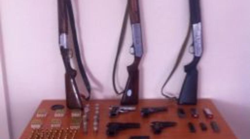 Akşehir Ve Yunak&rsquo;ta Jandarmadan Operasyon: 6 G&ouml;zaltı