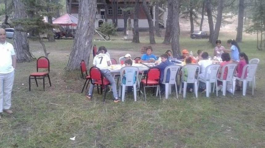 Yaz Kur&rsquo;an Kursu &Ouml;ğrencileri &Ouml;ğrenirken Eğlenmenin De Fırsatını Yakalıyor