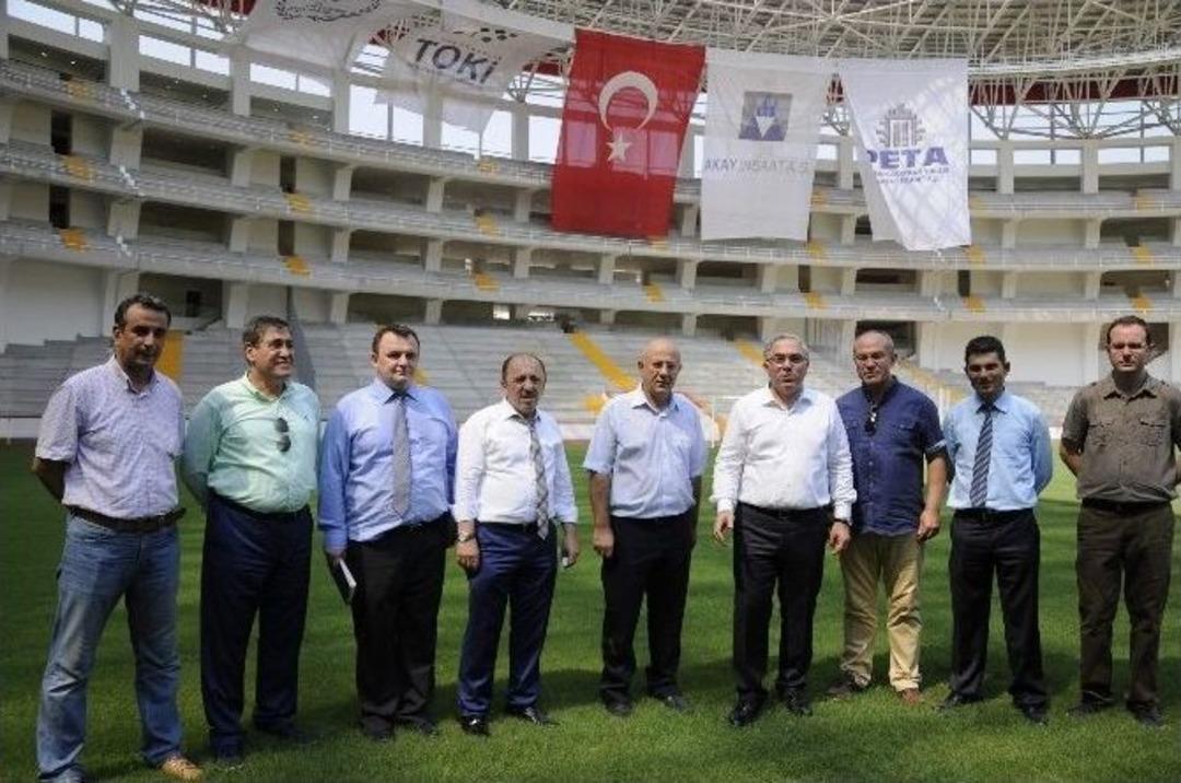 Toki Başkanı Turan, Antalya Stadını İnceledi
