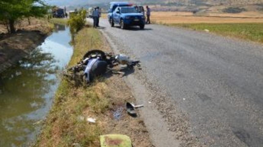 T&uuml;rkoğlu&rsquo;nda Trafik Kazası: 1 Yaralı