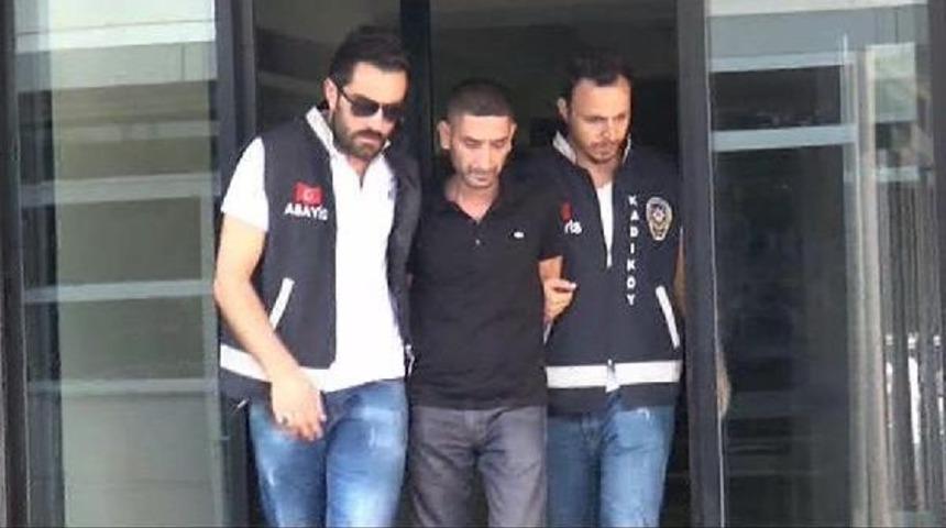 Yayaya &Ccedil;arpıp Ka&ccedil;an S&uuml;r&uuml;c&uuml; G&ouml;zaltında