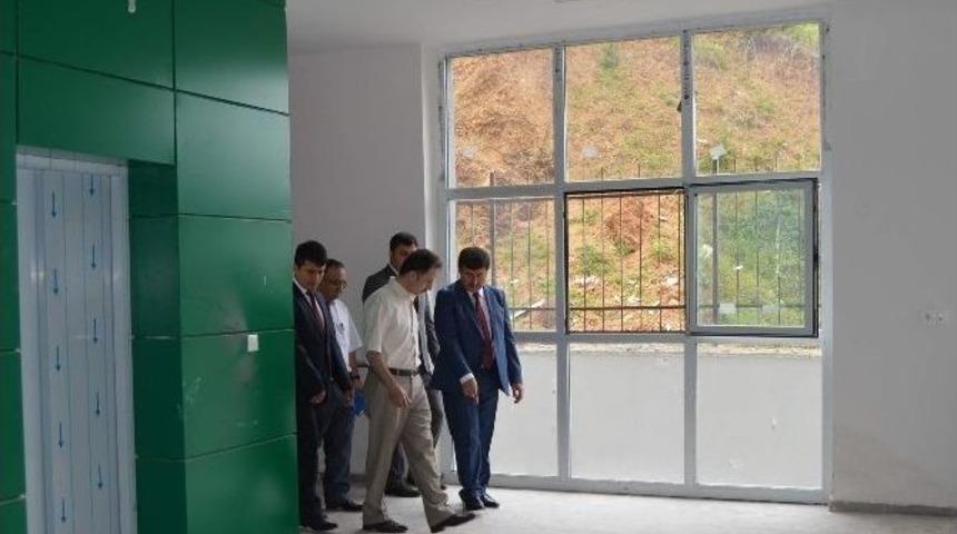 Vali Abdil Celil &Ouml;z&rsquo;den Okul Ve Yurt Binası İnşaatlarına Denetim