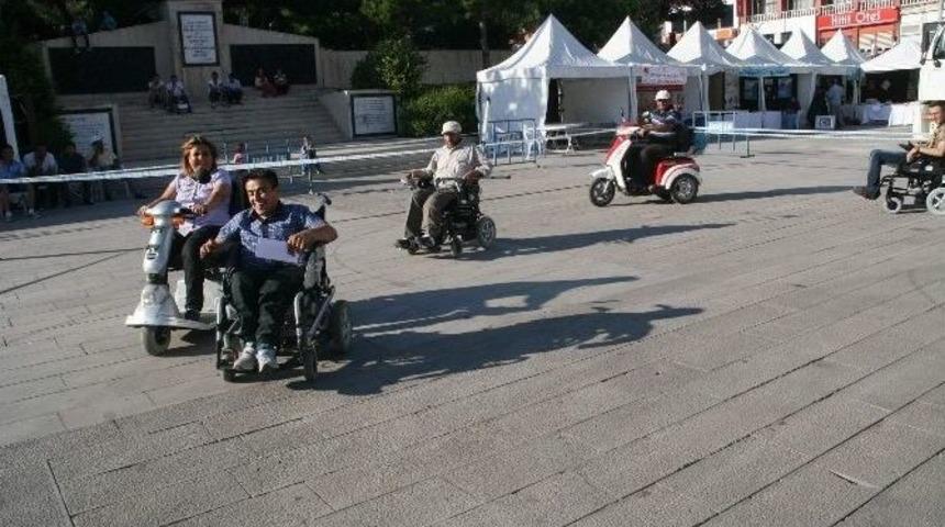 Yozgat&rsquo;ta Engelliler Ak&uuml;l&uuml; Bisikletleri İle Yarıştı