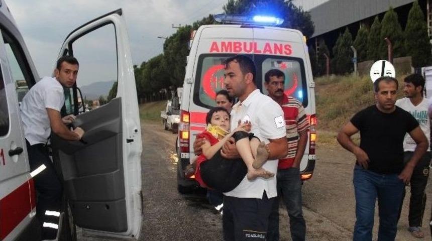 İki Ara&ccedil; Kafa Kafaya &Ccedil;arpıştı: 6 Yaralı