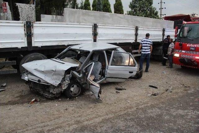 İki Ara&ccedil; Kafa Kafaya &Ccedil;arpıştı: 6 Yaralı 2