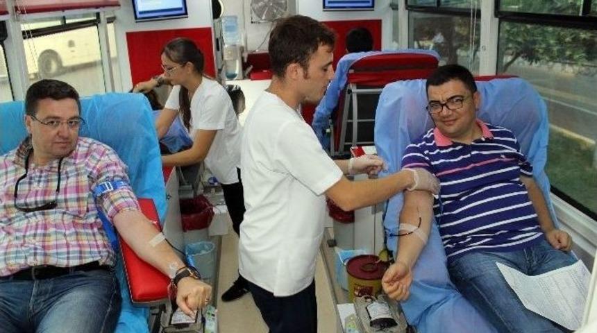 Kan Bağışına Mugiad Ve Basın Desteği