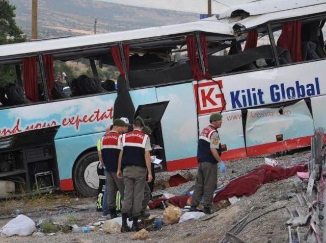 Bus Carrying Russian-Speaking Tourists Rolls Over In Southern Turkey, At Least Four Dead