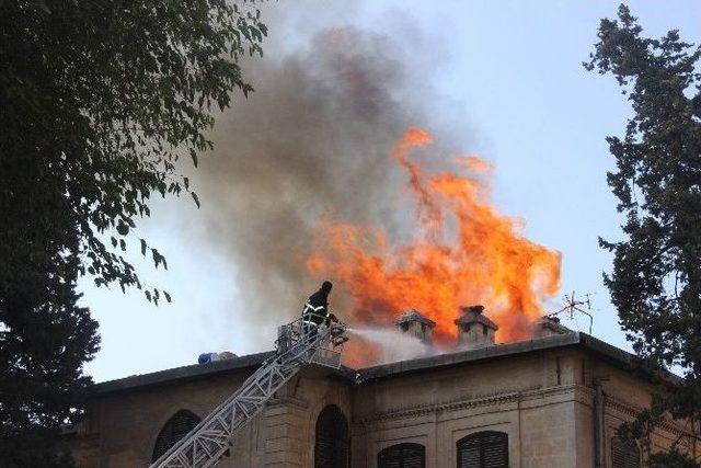 Kilis Müzesi’nin Çatısında Yangın Çıktı