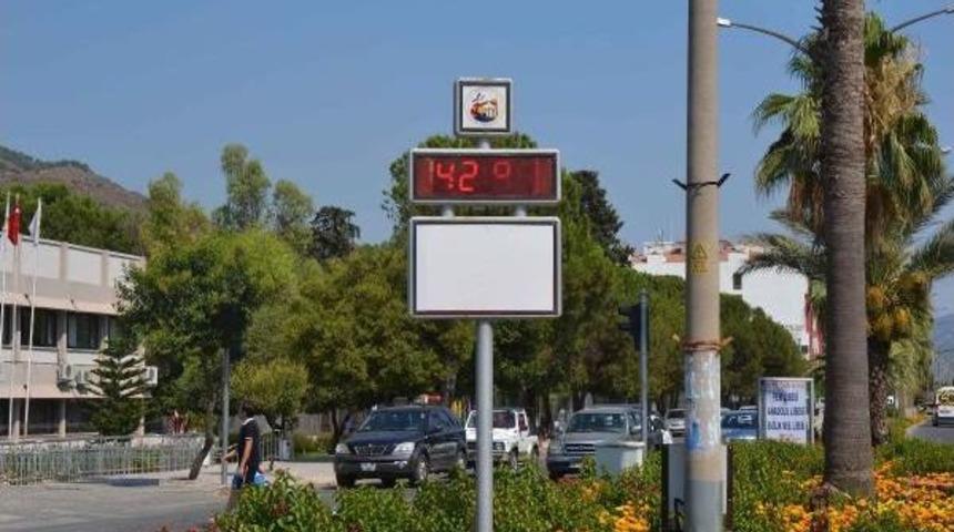 Sıcaktan Bunalan Tatilciler Yuvarlak&ccedil;ay'a Koştu