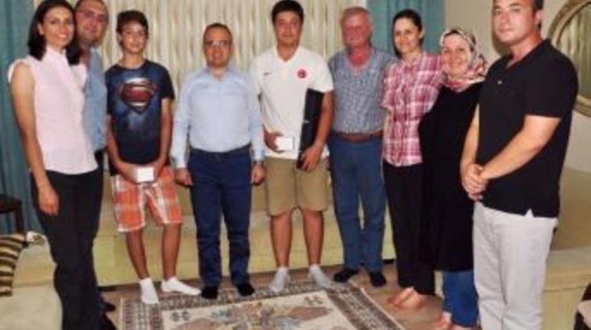 Turan&rsquo;dan Başarılı Sporcuya Ziyaret