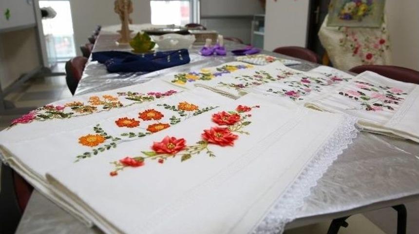 Buca&rsquo;da Engelleri Kaldıran En &Ouml;zel Sergi