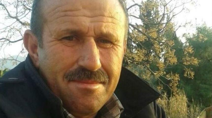 İzmir&rsquo;de Motosiklet Kamyonla &Ccedil;arpıştı: 1 &Ouml;l&uuml;