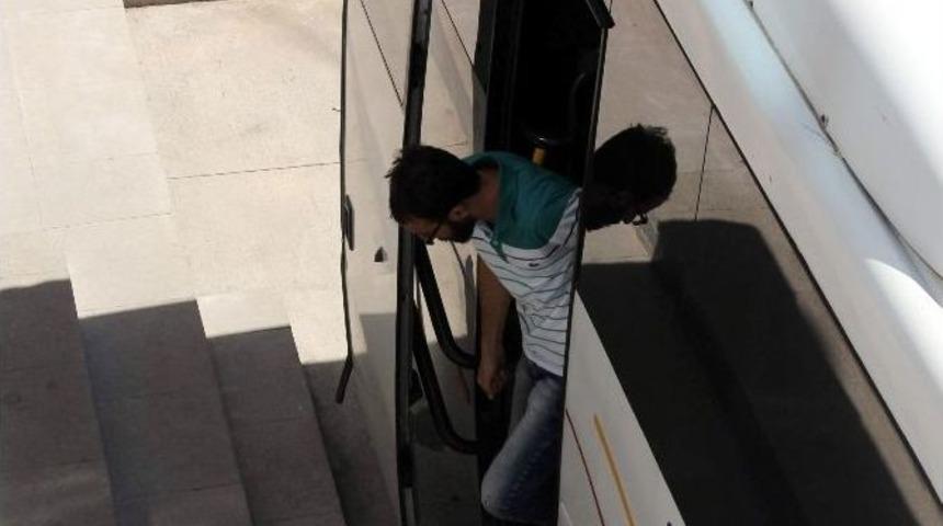 Kck Operasyonunda Yakalanan Şahıslar Adliyeye Sevk Edildi