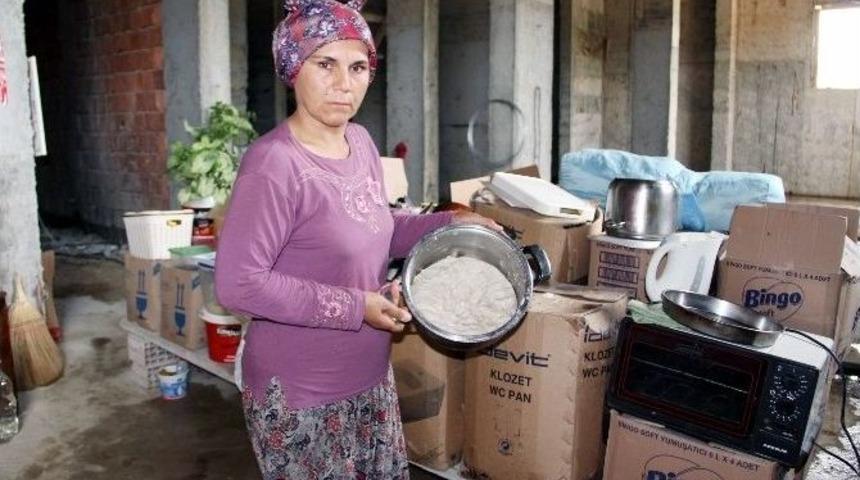 4 &Ccedil;ocuklu Ailenin İnşaatta Hayat M&uuml;cadelesi