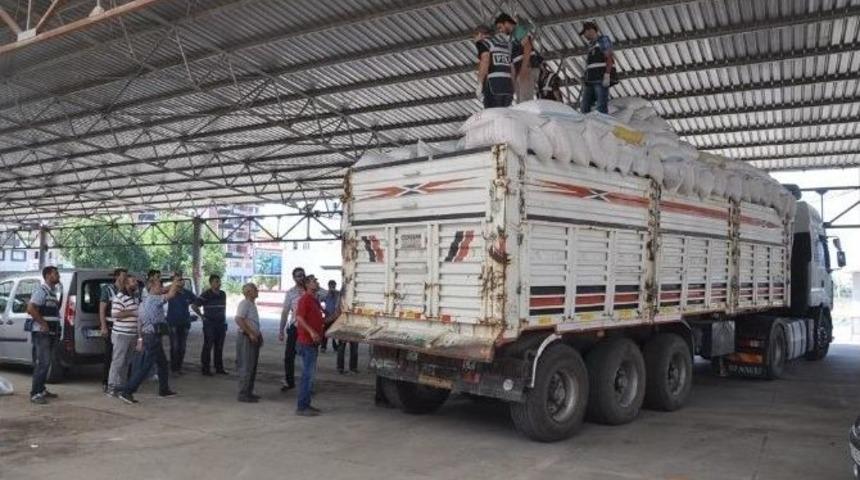 Kepek &Ccedil;uvallarının Altından Ka&ccedil;ak Sigara &Ccedil;ıktı