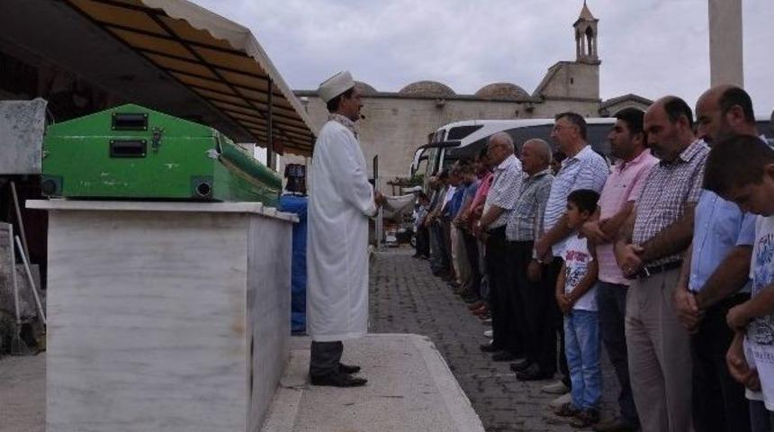 10 Yaşındaki Mustafa, Bisikletinin Freninin Patlaması Sonucu Duvara &Ccedil;arparak Hayatını Kaybetti