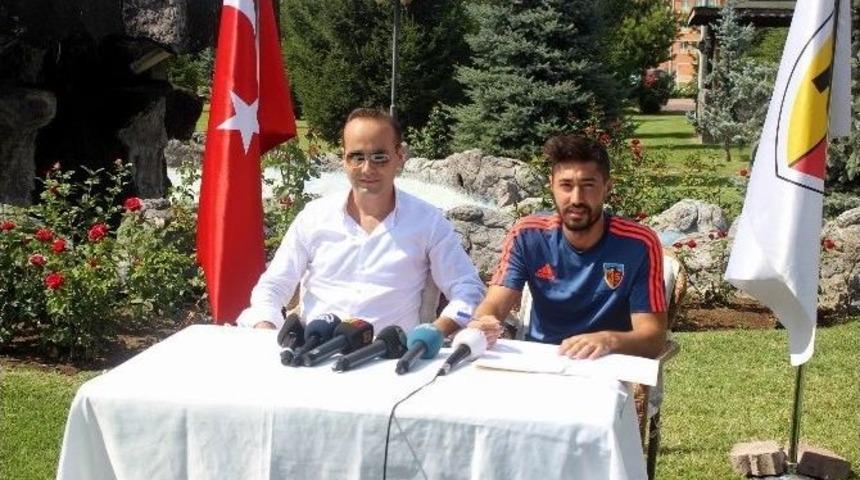Kayserispor Furkan &Ouml;z&ccedil;al&rsquo;ı Renklerine Bağladı