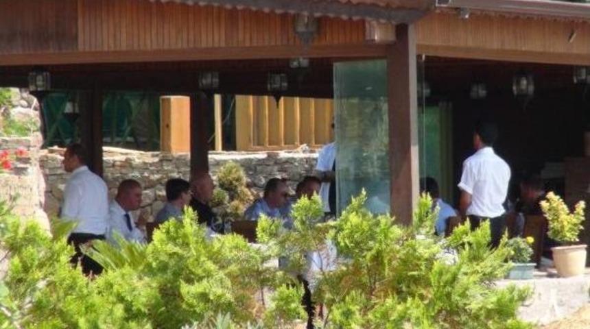 Avustralya Genel Valisi Assos'ta